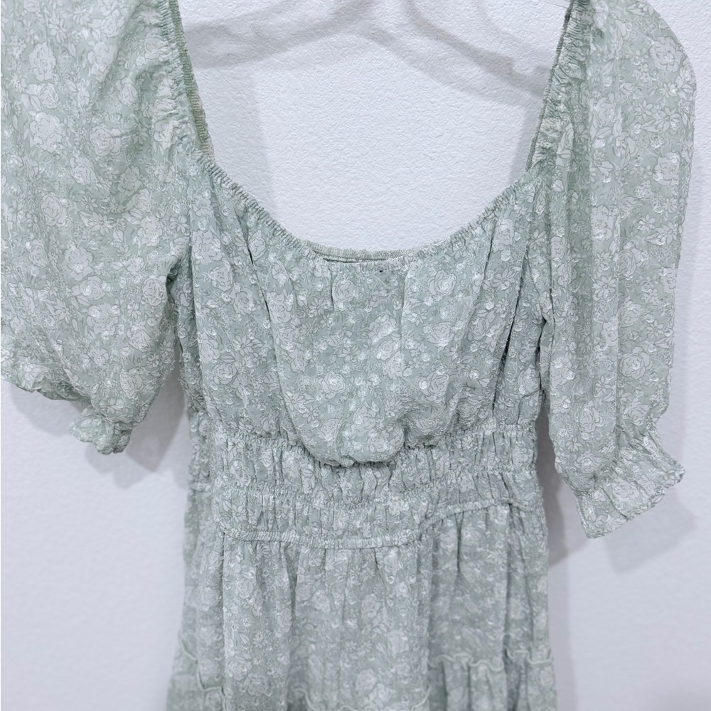 Trixxi Sage Green Floral Puff Sleeve Dress